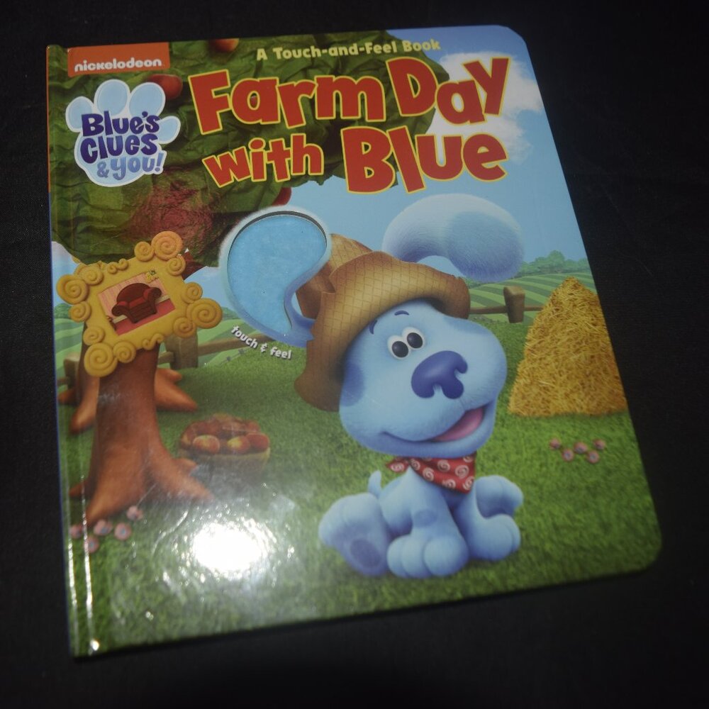 Blue's Clues & You!: Farm Day with Blue (Touch-and-Feel Board Book)